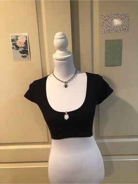 aerie Black Scoop-Neck Ribbed Crop Top with Keyhole Ring